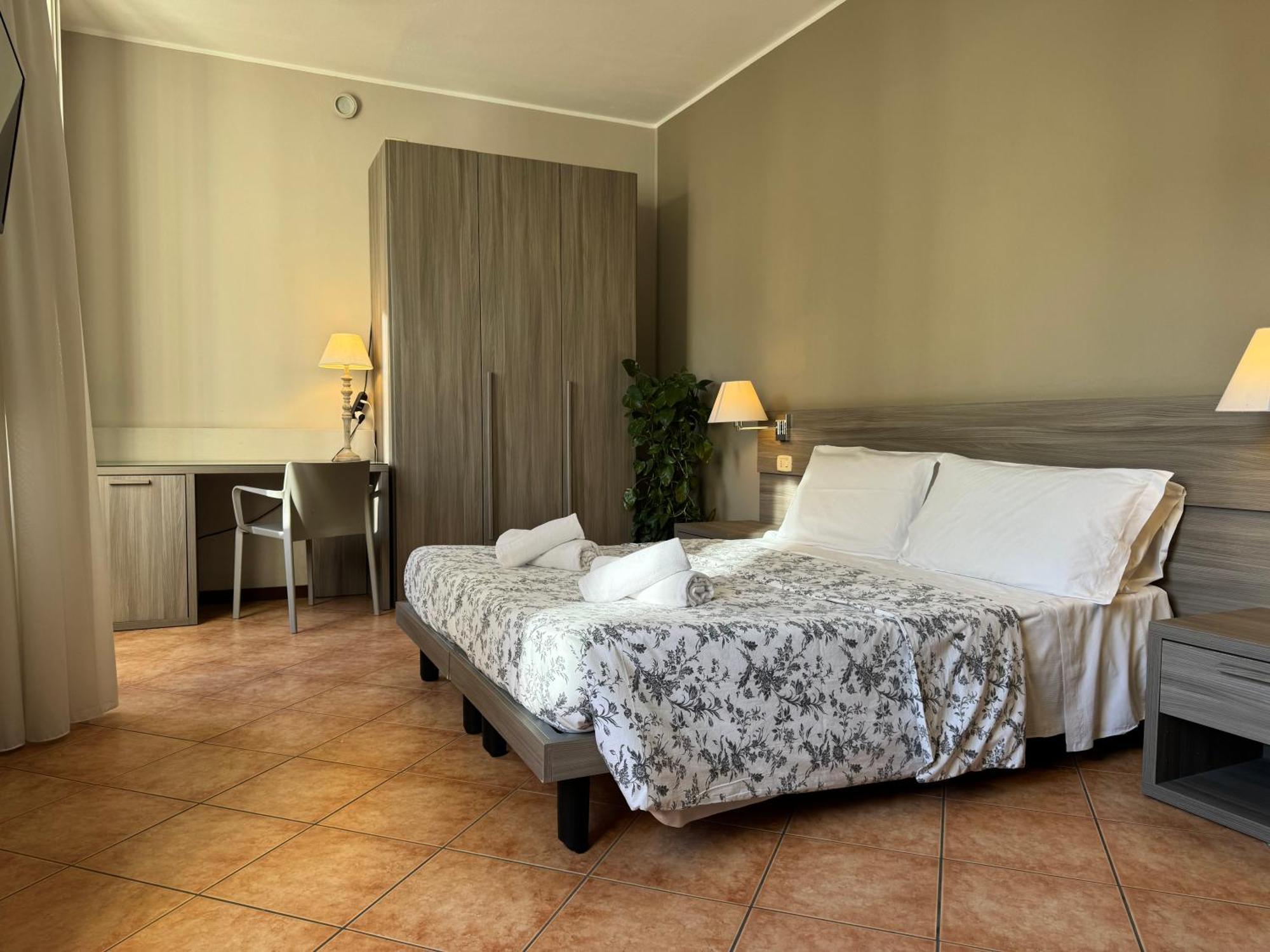 Double Room Mountain View
