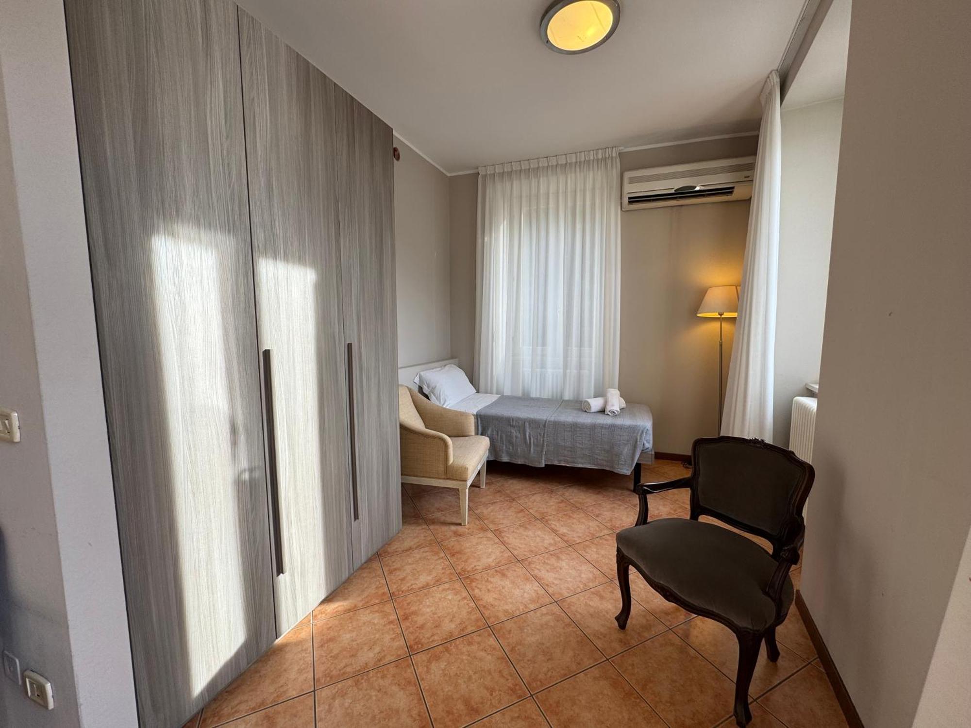 Deluxe Double or Twin Room Lake View