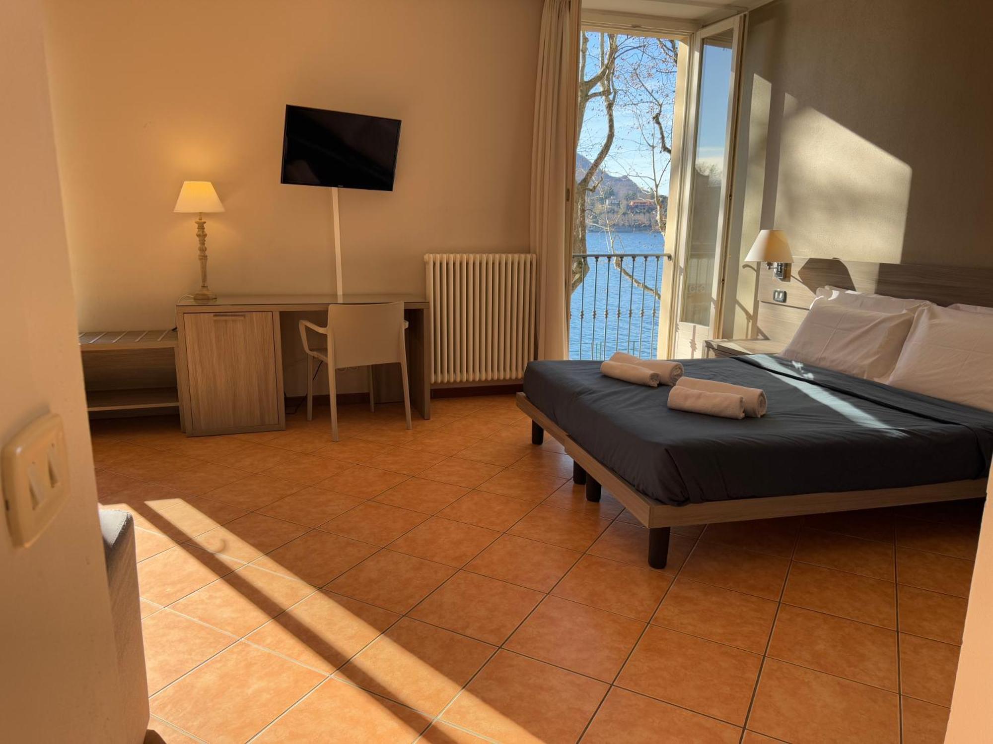 Double Room Lake View